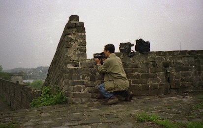 Harry secretly videotaping Shashi Number 3 Prison in Hubei Province, 1994