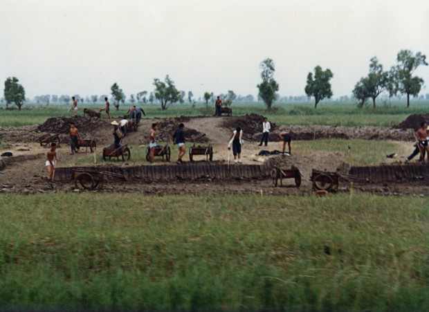 Prisoners digging irrigation ditches at Qinghe Farm Prison in 1991, the same thing Harry had been forced to do there decades earlier